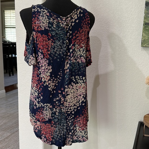 Lucky cold shoulder knit top Like new - Picture 2 of 4